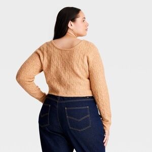 Cozy Cropped Cable Knit Sweater - Tan